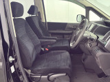 ★フロントシート★ 自然な姿勢のままでいられるシートが、運転しやすさと疲れにくさを感じさせてくれるはずです♪