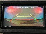 バックカメラを装備!運転席から見えにくい部分をナビの画面に映して安全に操作ができますよ!