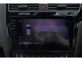 リヤビューカメラ:車両後方をモニターに映しだし、画面にはガイドラインが表示され車庫入れや縦列駐車を容易にします!