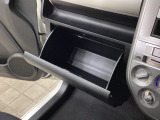 【コーティング/ガードコスメSP】好評のコーティング施工で愛車のボディをケアしませんか?紫外線や酸性雨等の劣化によって塗装面の光沢の消失や塗装の剥離を防ぎます!