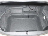 ワイドな開口サイズを確保した使い勝手の良いトランクです。