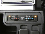 運転席・助手席は、ヒーター&ベンチレーション付シートです。暑い時期も寒い冬も快適に過ごせるうれしい装備です。
