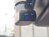 ドライブレコーダー装備です!もしもの時やあおり運転など、映像記録は証拠になるのであると安心ですね!