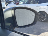 後側方車両検知が装備されているので車線変更時も安心です。