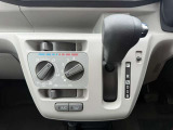 気になるお車がありましたら右の電話番号から直接お店にお問い合わせください。支払方法から車両情報、状態までなんでもご説明させて頂きます。スタッフ一同ご連絡お待ちしております。