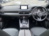ナビ画面やオーディオ、空調などが運転席から見渡しやすくまとめられています。必要な情報や機能を確認しやすい配置で、毎日の移動から遠出まで、車内での操作をスムーズに行えます。