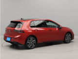 ショールームにはゆったりとしたキッズルームや個別の商談ルームを設けるなど、じっくりとおクルマをご覧頂く為の設備も充実しております。