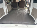 シートを倒すと、さらにお荷物を載せられます。