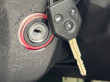 【キーレス】少し離れた場所からでもボタン一つでドアの開錠・施錠ができるのでとっても便利!ドアの鍵穴周りに傷をつけることもありません♪