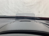 車速などを表示してくれるアクティブ・ドライビング・ディスプレイ。視線や焦点調節が少なく済み、気持ちよく安全に運転を楽しめます。