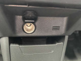 シガ―タイプの電源ソケットを装備しています。