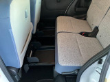 【置きラクBOX】何かのはずみでシートから荷物が落ちるのが心配、でも足元には置きたくない、そんなお困りを解決する収納アイディア★運転席からもラクラクで手が届きます^^