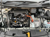 e-POWERはエンジンを発電専用にしてエンジンの作動時間を短縮。さらに、ロードノイズが大きい路面を検知して、ロードノイズの中にエンジン音を隠すことで静かに発電します。
