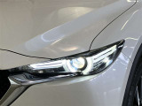 LEDヘッドライトです。デザイン性がよくとても明るいので、夜間の走行や悪天候でも安心です。しかも長寿命!