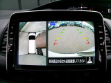 アラウンドビューモニター。クルマを上空から見下ろしているかのような映像で、駐車の際、周囲の安全を確認できます!