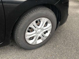 14インチサイズフルホイールキャップ。タイヤサイズは185/70R14