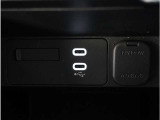 【USB接続】USB接続も可能です。スマートフォンと連動して音楽も再生可能です。