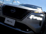 アダプティブLEDヘッドライトシステム!照射パターンを変化させて対向車や先行者が、眩しくならないようにハイビームをキープします。オートライトシステムにフォグランプも付いてます。