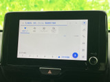 タッチ操作で目的地検索や登録先の呼び出しができ、音楽や電話などのメニューにも切り替え可能。日常の移動を便利にサポートする装備です。