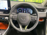 【純正革巻きステアリング】上質な革を使用することで、手にしっかり馴染みとても運転しやすいハンドルです♪