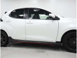 ドレスアップに効果があるGR製エアロパーツ装着車です。
