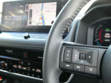 ナビの音量など車両情報を手元で操作できるハンドルスイッチ付き。