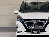 ■クローム加飾付アダプティブLEDヘッドライト(オートライト)/LEDフォグ/アイドリングストップ/2.0L直列4気筒DOHC+モーター!