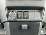 フロントシートにシートヒーターを搭載。キズが目立ちやすいスイッチ回りですが、目立ったキズは見当たりません。