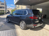 【前後重量配分50:50】重たいエンジンを出来るだけ車両中央に配置し搭載。重たいバッテリーをあえてトランク下部に配置し前後バランスを考えた設計。すべてBMWの「駆け抜ける歓び」を体感頂く為の拘りです!