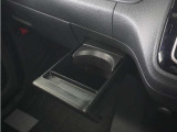 ◆ドリンクホルダー◆手の届きやすい場所にドリンクホルダーがあり、とても便利です。