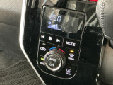 【オートエアコン】AUTOボタンを押してお好みの温度を設定!快適な室温でドライブをお楽しみいただけます♪