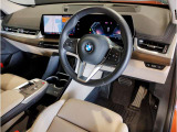 ☆センターパネルを運転席側に僅かに傾けたBMW独特のインパネ☆【駆け抜ける歓び】はここからもスタートしております☆