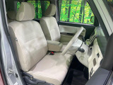 運転席シート廻りは使用感も少なく、良好な状態となっています。丁寧に使われていたことがよくわかりますね。