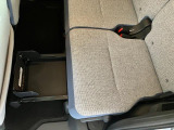 【置きラクBOX】何かのはずみでシートから荷物が落ちるのが心配、でも足元には置きたくない、そんなお困りを解決する収納アイディア★運転席からもラクラクで手が届きます^^