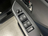 電動格納式ドアミラー!全席パワーウインドウ!運転席にはオート機能付!
