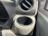 運転席ドリンクホルダー