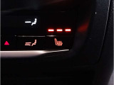【3ゾーンオートエアコン】☆運転席・助手席・後席を個別に温度設定するこ事が可能です。一定以上の大気中の有害物質を感知すると自動的に内気循環モードに切り替わるAUCを装備☆