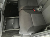 【置きラクBOX】何かのはずみでシートから荷物が落ちるのが心配、でも足元には置きたくない、そんなお困りを解決する収納アイディア★運転席からもラクラクで手が届きます^^