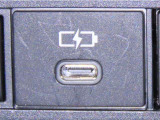 充電用USB端子を装備しております。
