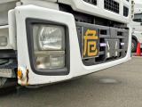 フロントバンパー運転席側にキズ・サビがあります。
