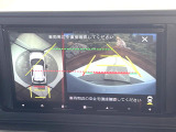 【パノラミックビューモニター】専用のカメラにより、上から見下ろしたような視点で360度クルマの周囲を確認することができます☆死角部分も確認しやすく、狭い場所での切り返しや駐車もスムーズに行えます。
