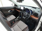 シンプルで使いやすいデザインの運転席です。
