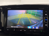 【バックカメラ】リバースにするだけで映ります、後方の安全確認や、狭い駐車場での車庫入れ、雨の日や夜間など視界の悪い時に便利です!安全にバックする為には欠かせない装備です。