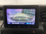 バックモニター付きで、車庫入れやバック時の後方確認をサポート。