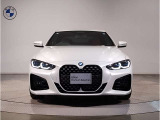 【キドニーグリル】BMWは約90年もの間、ほぼ全ての車両にひと目でBMWだと分かるこの特徴的なフロントグリルが備えられ、デザイン・アイコンとして親しまれてきました。