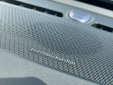 世界のオーディオファン垂涎の、harman/kardonプレミアムサウンドシステムを搭載。原音に近い音場空間を忠実に再現。乗る人すべてに最良の音響体験を提供します。