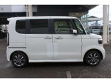 運転席に座ったときの目線がより高い分、前を見通しやすく、ゆとりをもって運転できます。