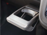 ◆ドリンクホルダー◆手の届きやすい場所にドリンクホルダーがあり、とても便利です。