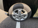 ☆お車についた傷やヘコミ、事故の修理もハヤシにお任せください。自社鈑金工場で修理ができますの安心です☆