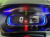 文字が大きく、とっても見やすいメーターです☆ディスプレイがグリーンに光ると、燃費の良い運転をしている証拠です(*^_^*)